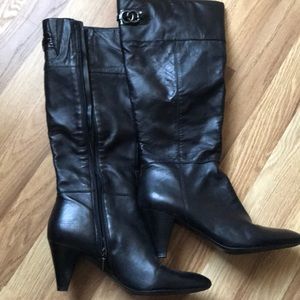 Bandolino heeled black boots
